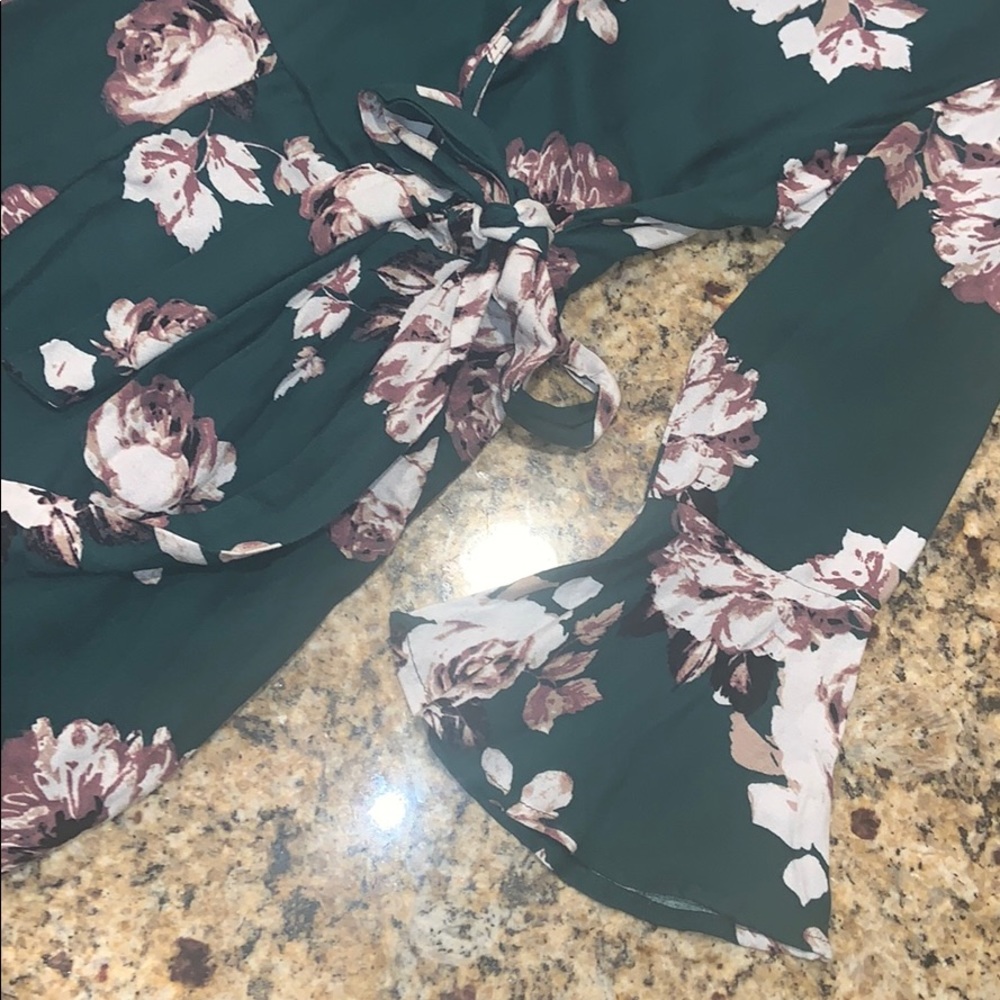 floral long sleeve romper - Picture 2 of 4